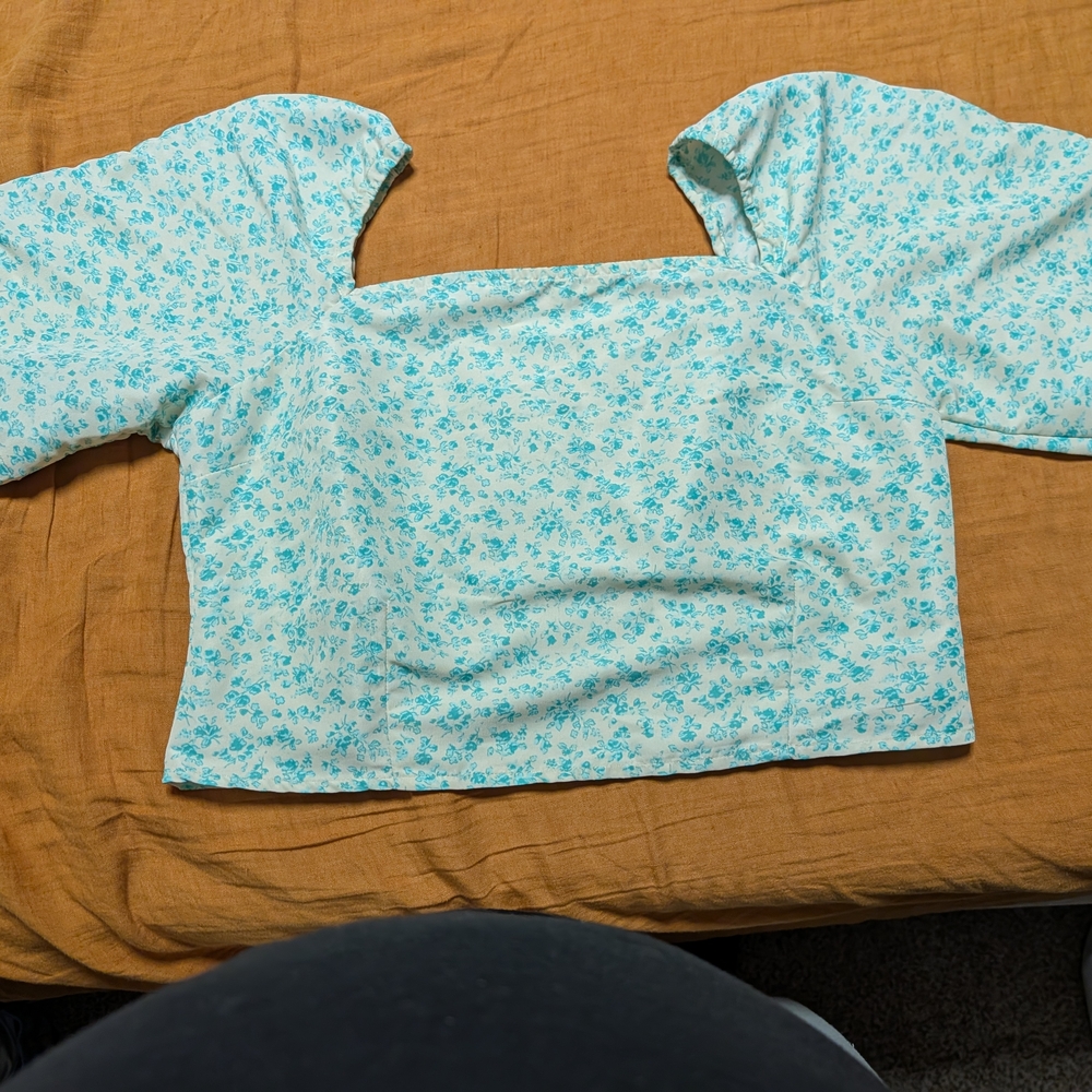 Floral Blue Puff Sleeve Top